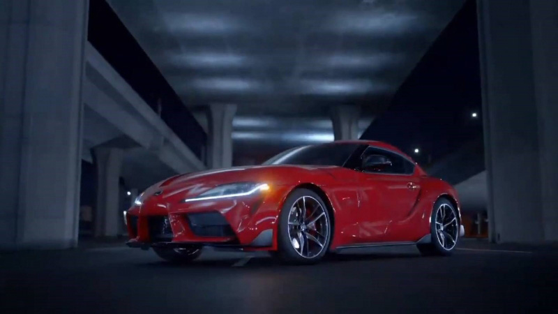 Toyota Supra red version frontale