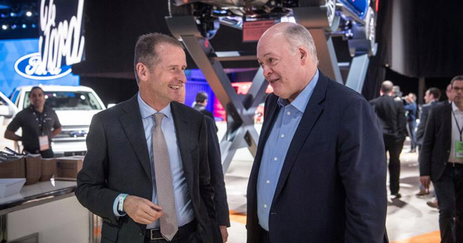 CEO di Ford Jim Hackett e il CEO di Volkswagen Group Herbert Diess
